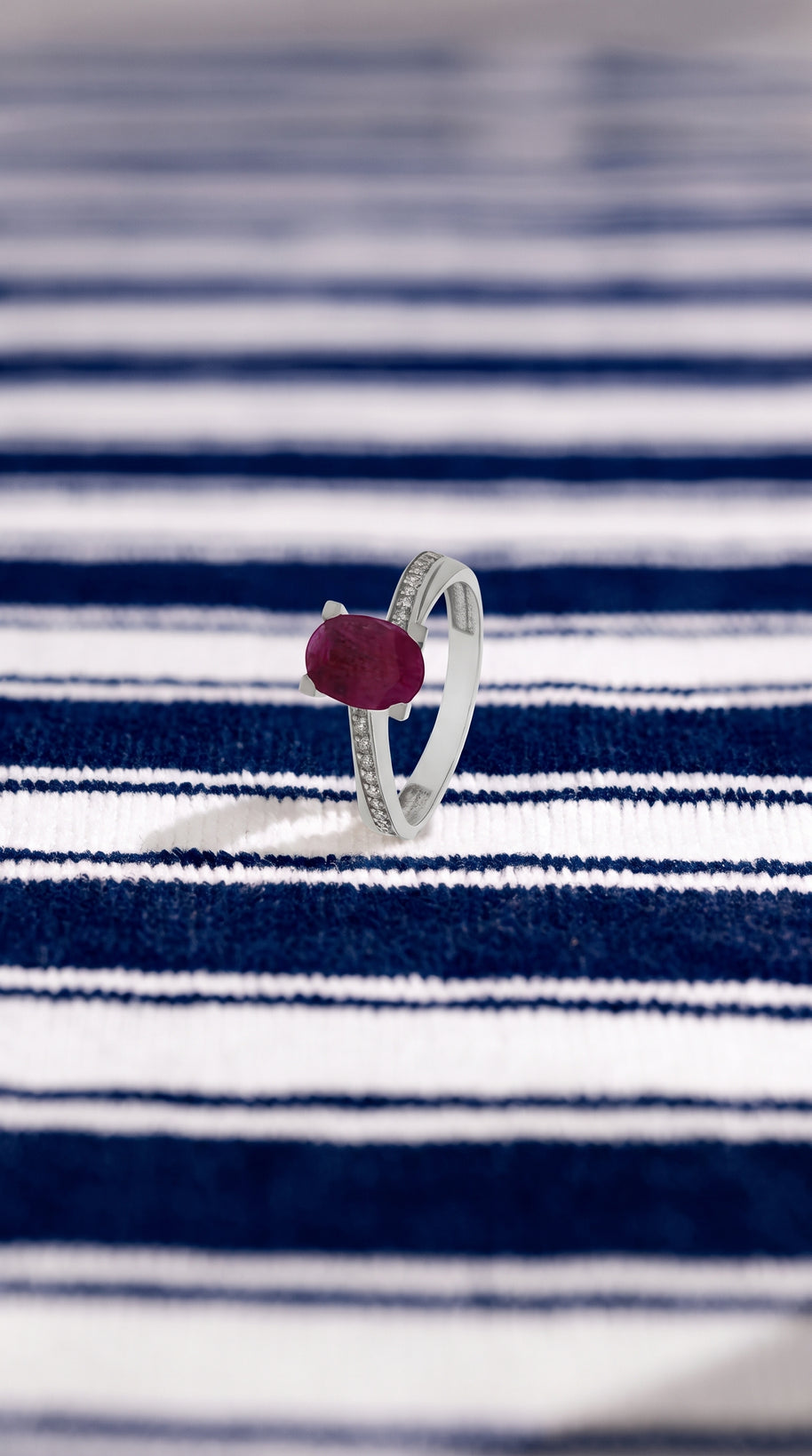 Anillo Rubí de Cadaqués