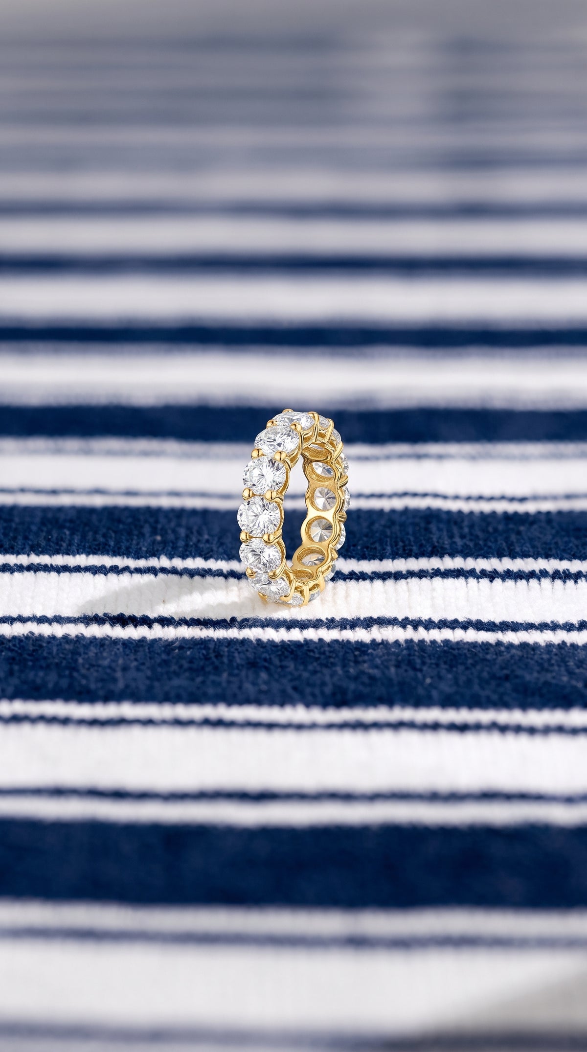 Anillo Eternidad Dorada - ORO 18K