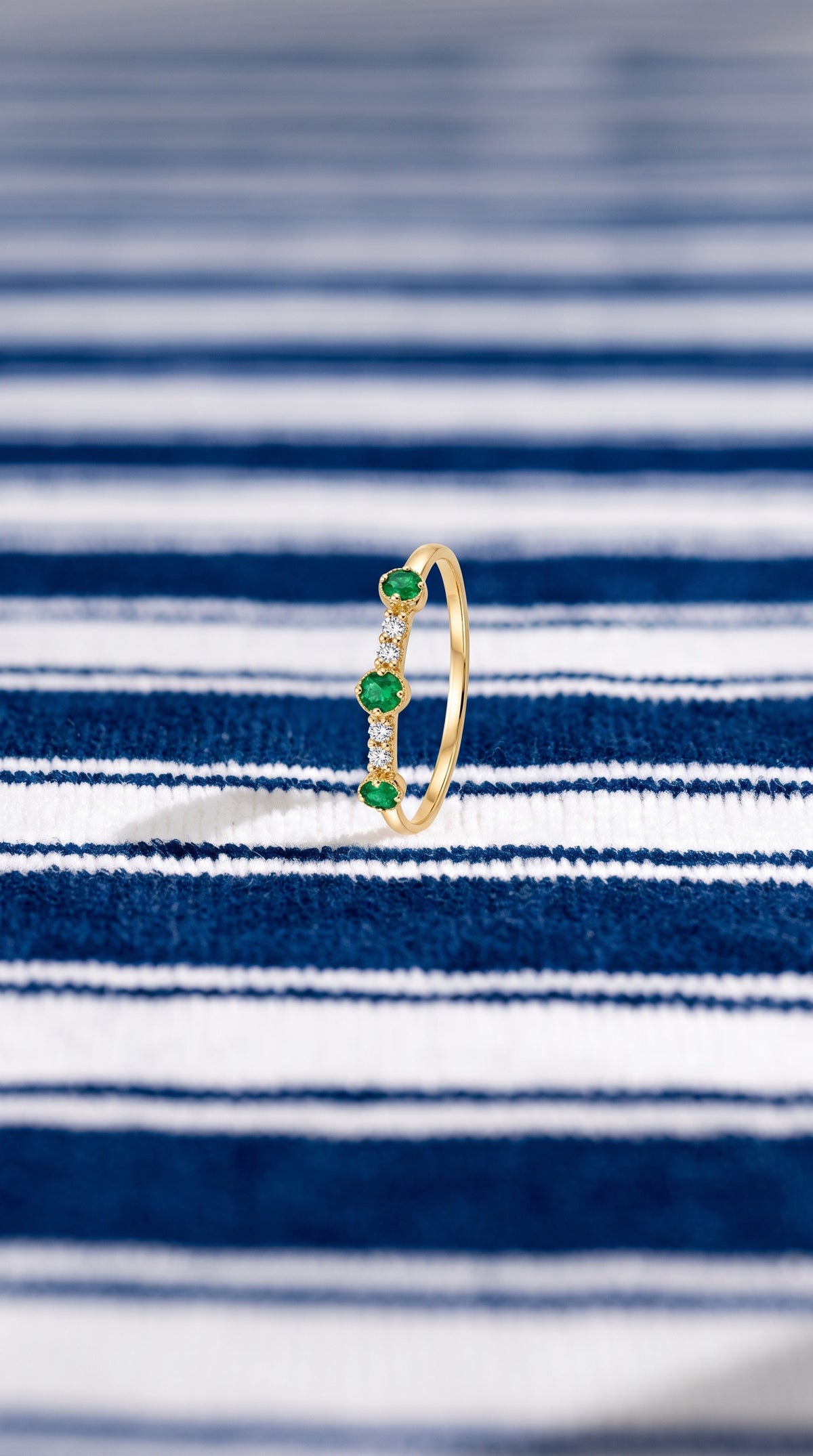 Anillo Esmeralda Dorado