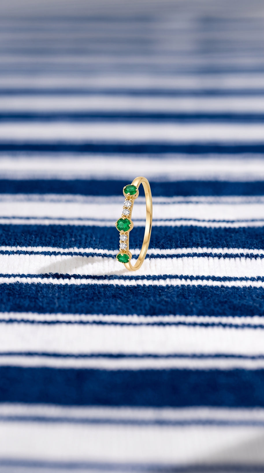 Anillo Esmeralda Dorado