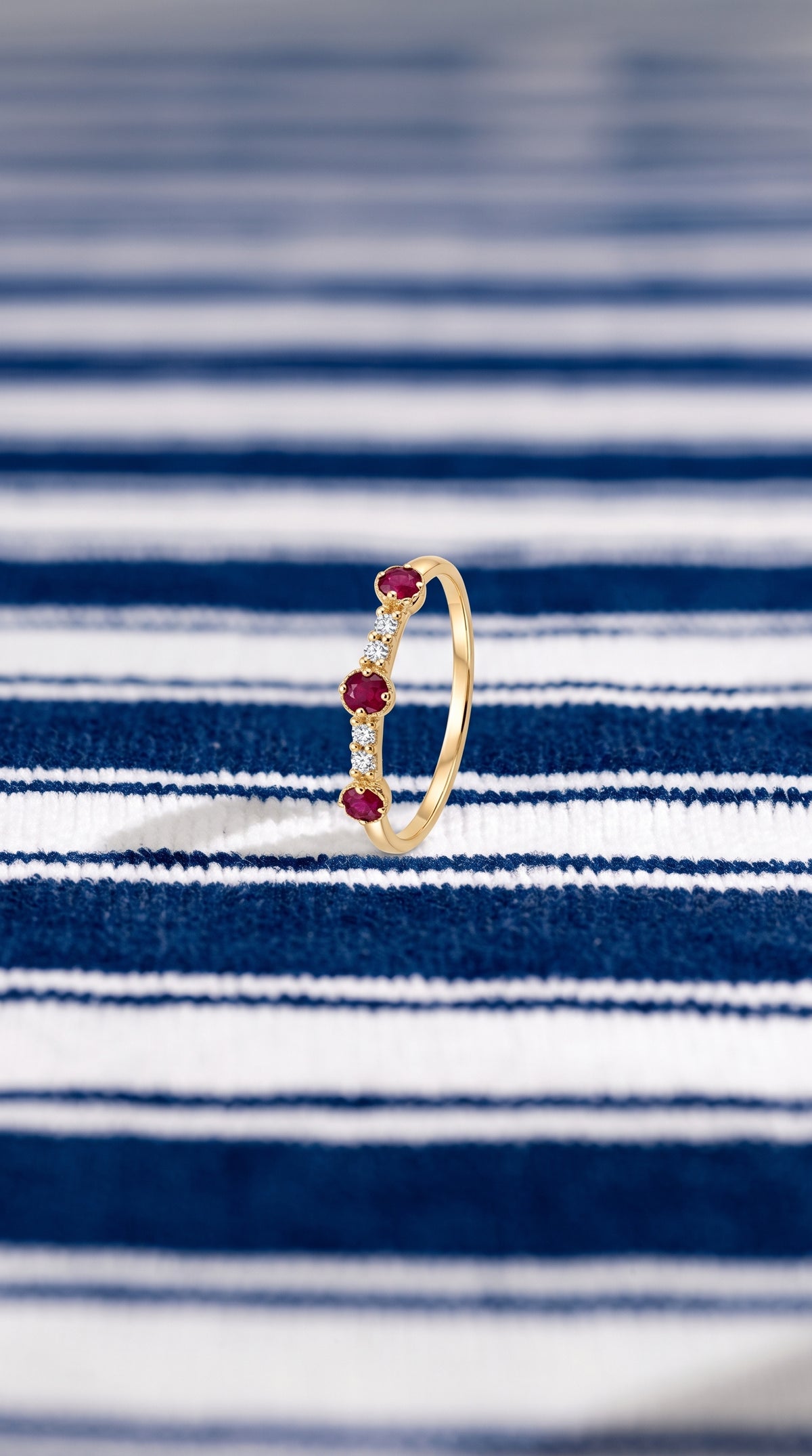 Anillo Rubí Dorado