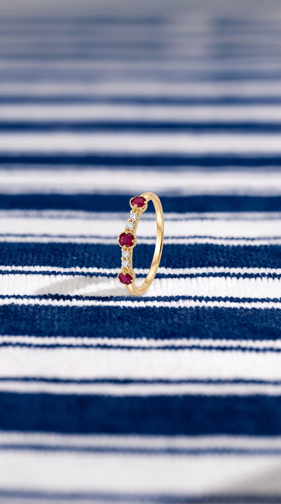 Anillo Rubí Dorado