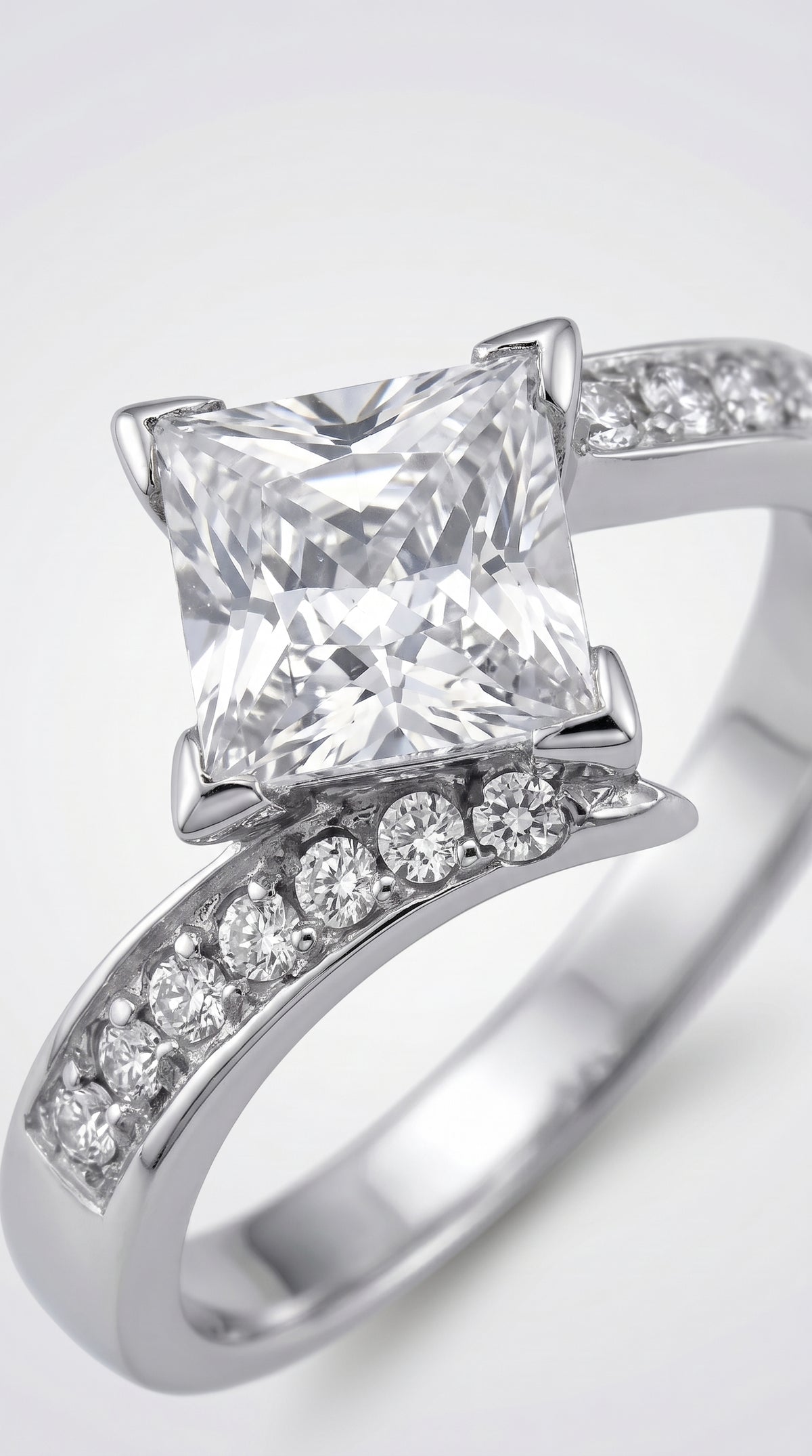 Anillo Prisma de Levante
