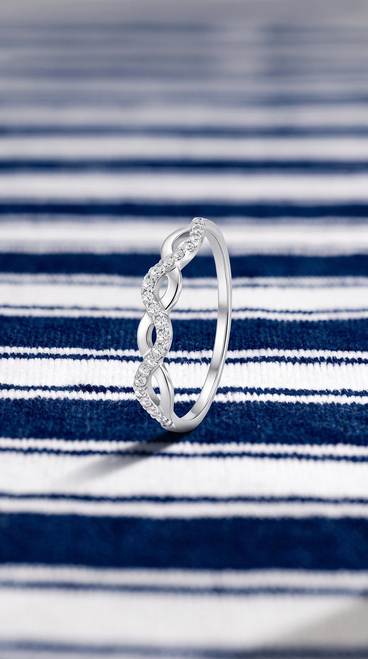Anillo Mareas Entrelazadas