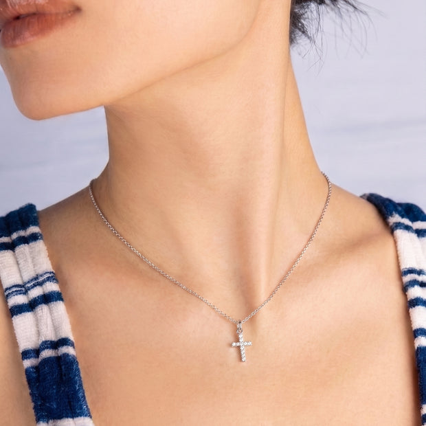Collar Cruz Esencia
